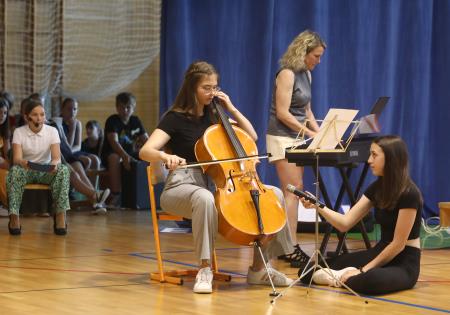 PRIREDITEV OB DNEVU DRŽAVNOSTI IN ZAKLJUČKU ŠOLSKEGA LETA 32 FOTO LJUBO VUKELIČ